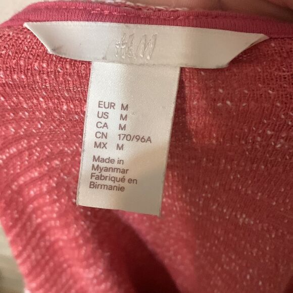 3for$20 sweater medium - Picture 4 of 4